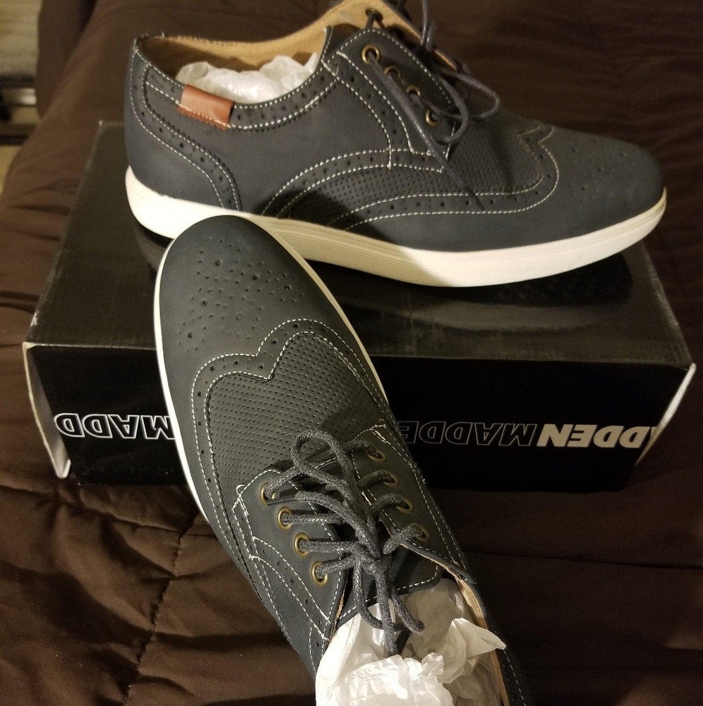casual shoes